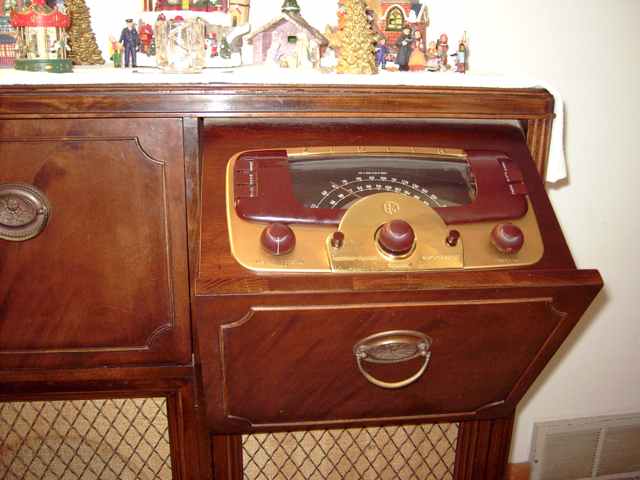 Zenith Console Radio Phono