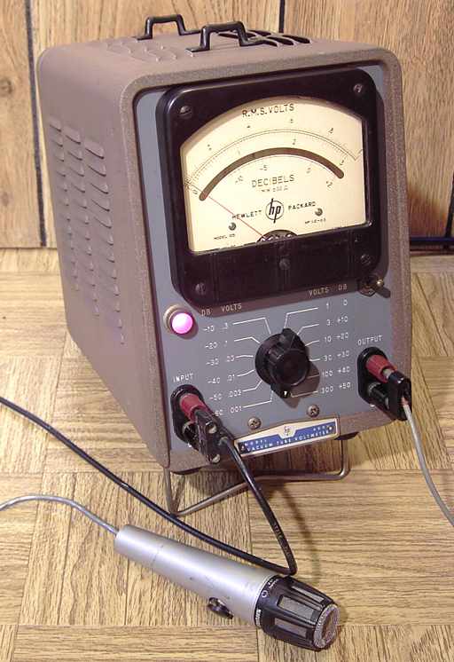 HP400H measures output of a microphone